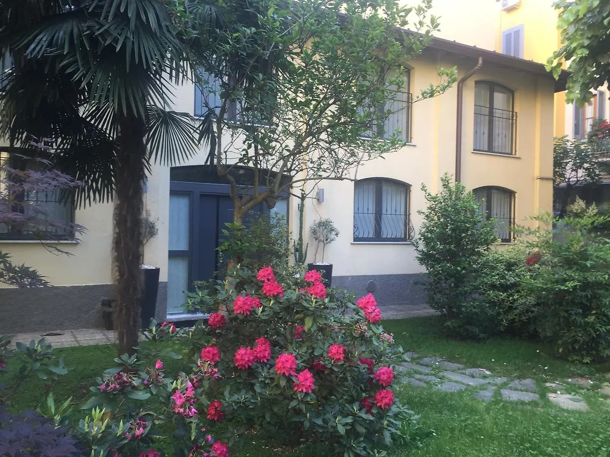 Elite Milano Apartments contacts