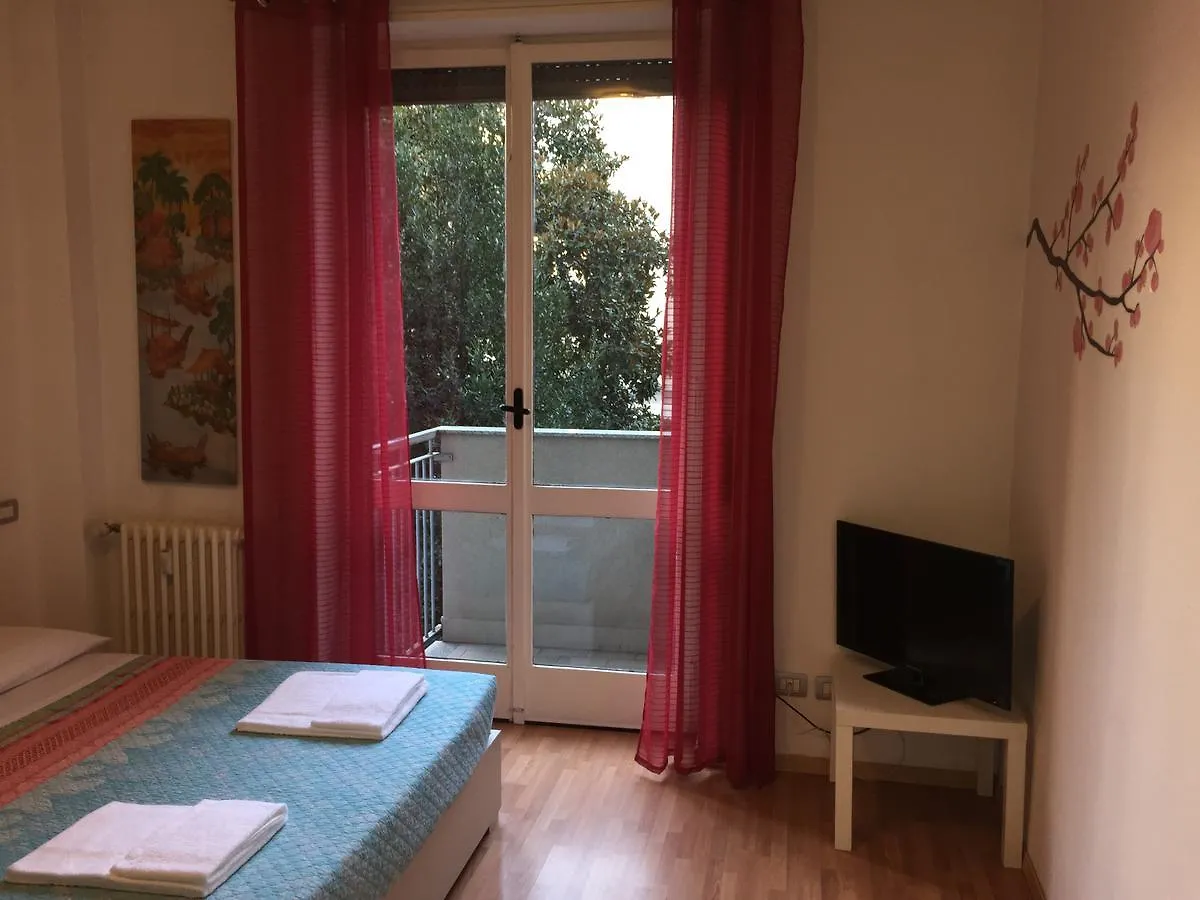 Elite Milano Apartments 0*,